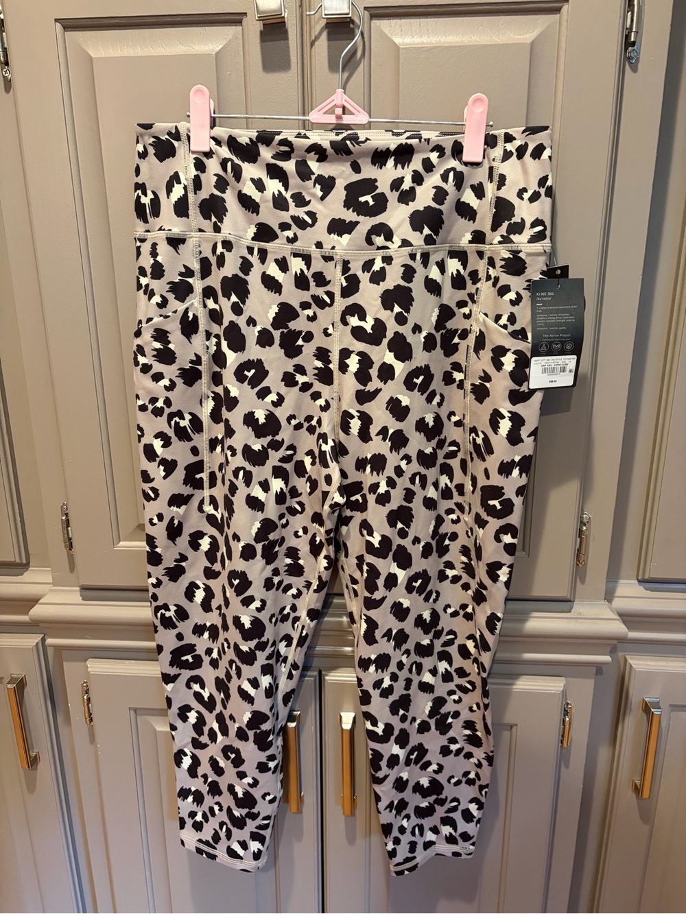 Leopard Print High-Waist Leggings - Black on Cream